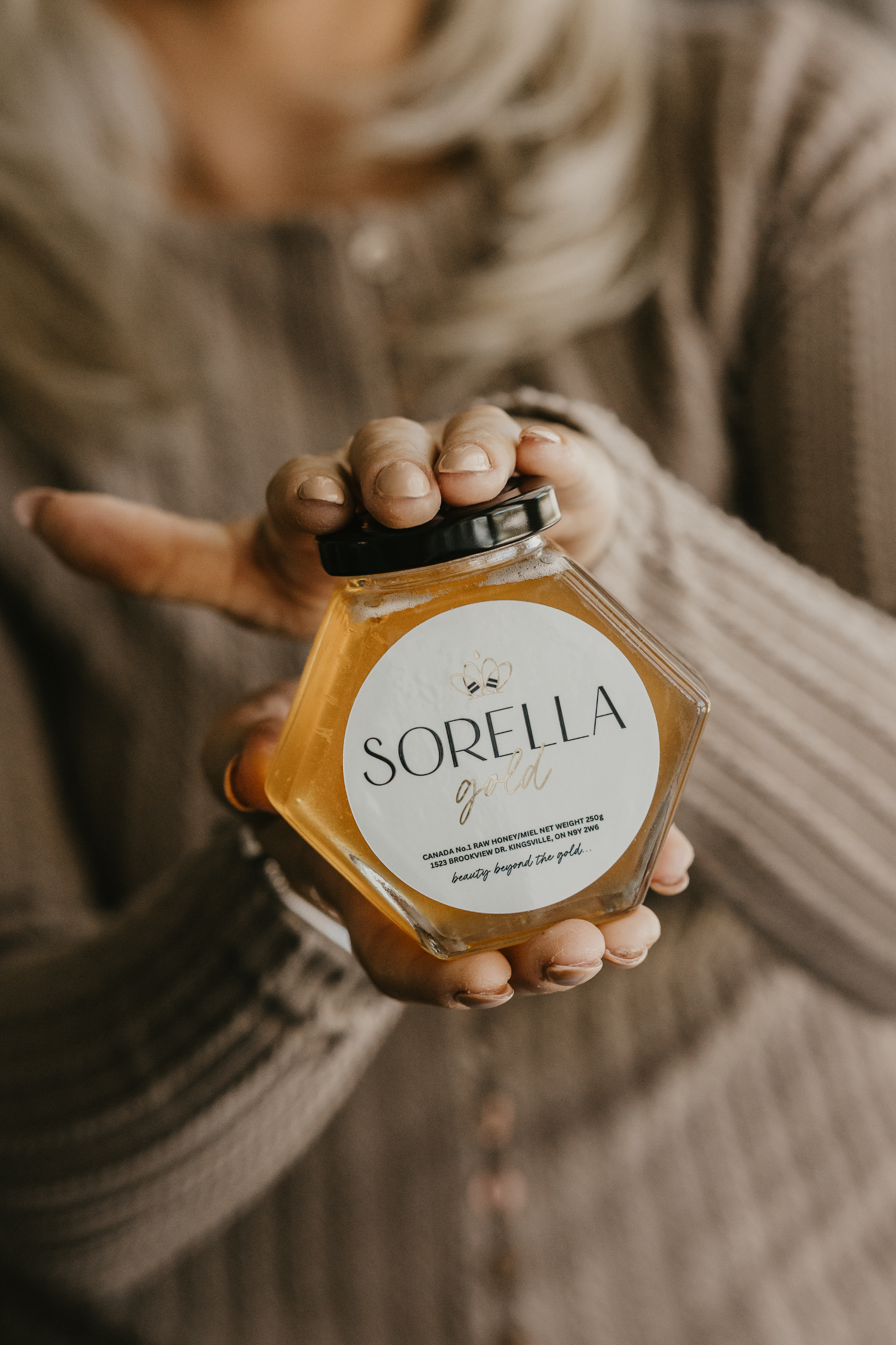 Sorella Gold honey jar